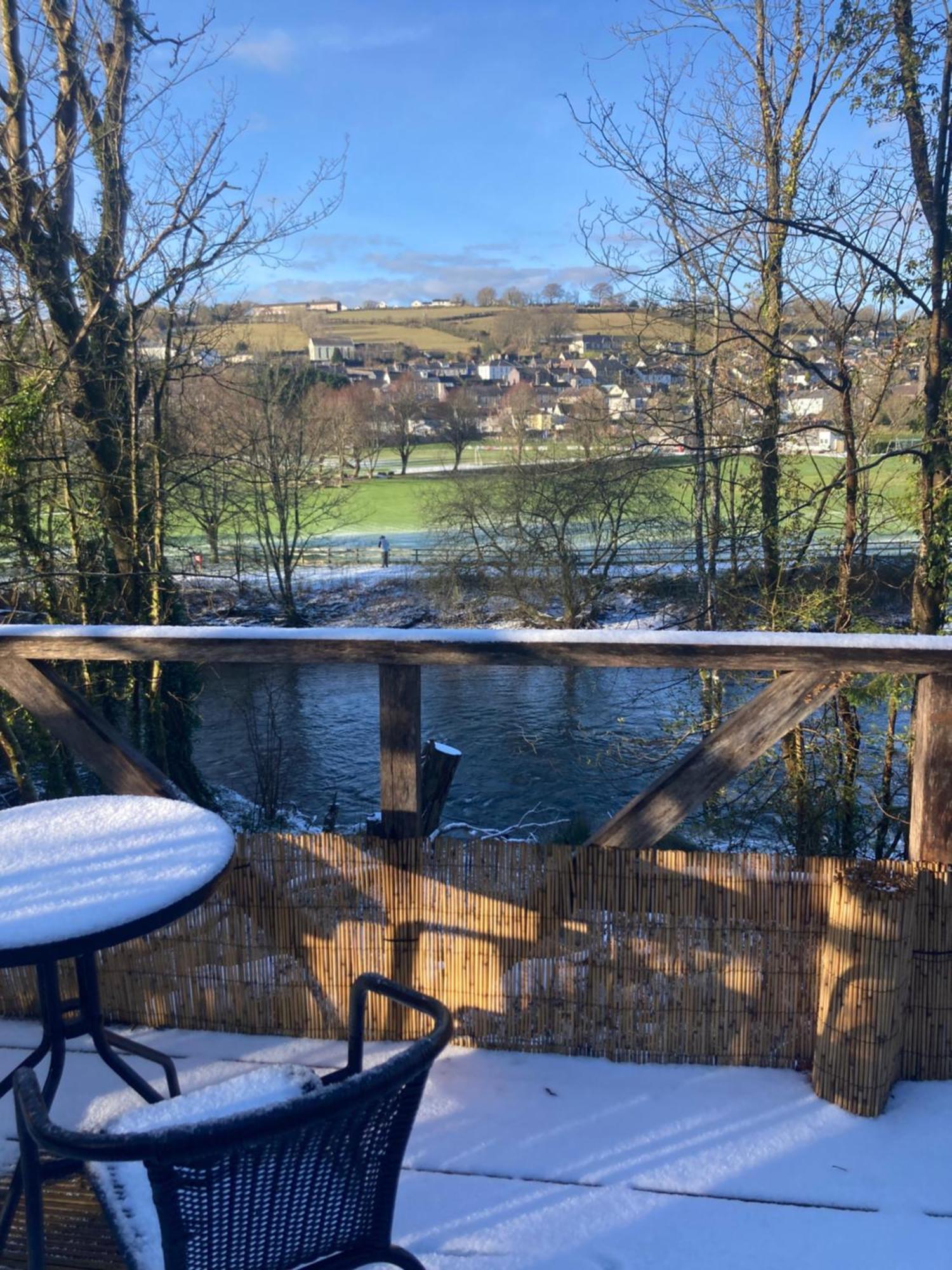Honey Bee Cabin Llandysul Экстерьер фото